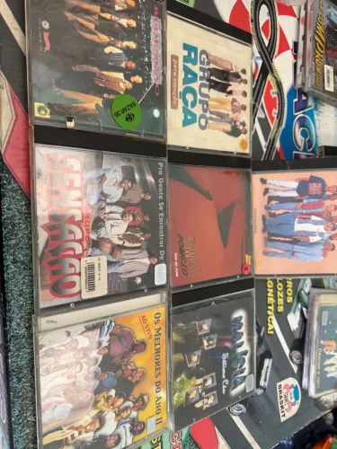 Coleção de CDs de Música Variada de samba