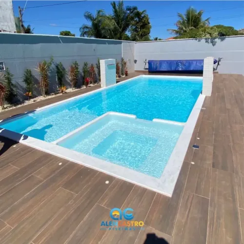 Piscina de fibra 9mts completa na cor branca instalada 