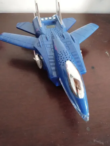 Avião de Brinquedo Eletrônico