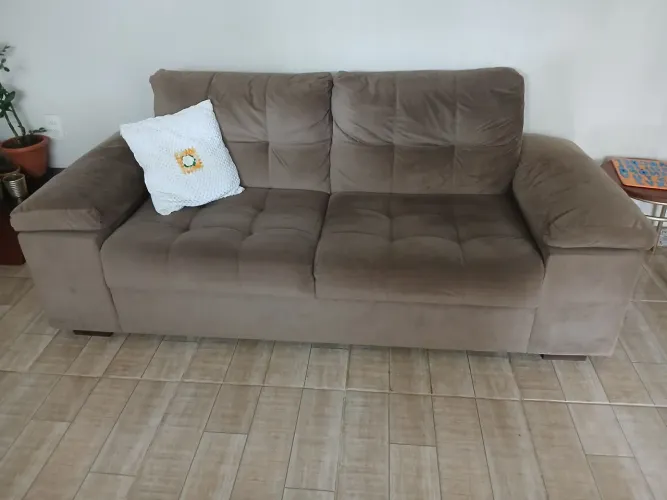 Sofá de alto padrão 3 lugares R$700