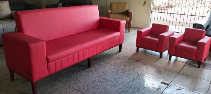 Conjunto de Sofá e Poltronas Vermelhas