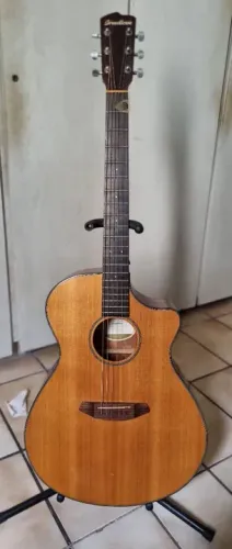 Violão Breedlove Discovery Concerto CE 