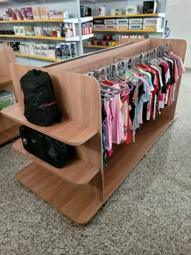 Expositor de Roupas para Loja - Móveis Planejado