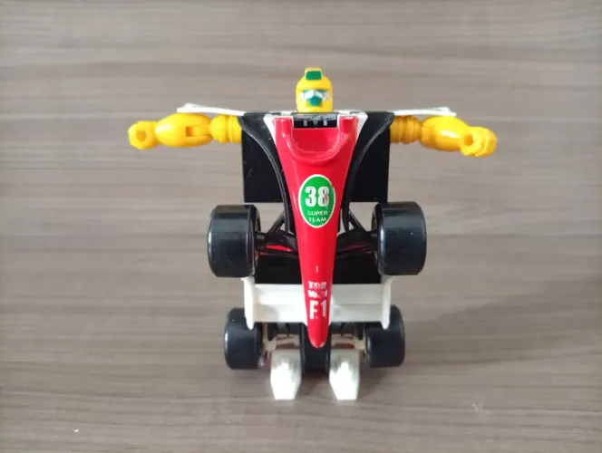 TRANSFORMERS Formula One 1 Victory 38 Super Team Champion Robot Car