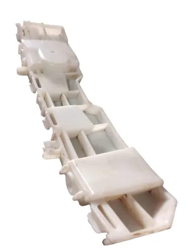 Suporte Guia Parachoque Dianteiro Direito Sandero Rs 2021