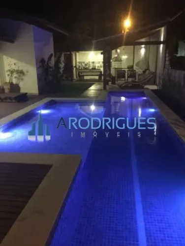 Casa à Venda em Barra de Jacuípe, Camaçari, Bahia, fino acabamento