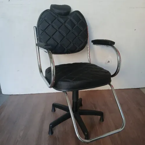 CADEIRAS PARA CABELEIREIROS PRETA  NOVA 