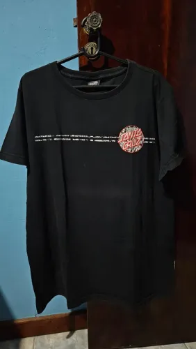 Camiseta Preta Santa Cruz Skateboards