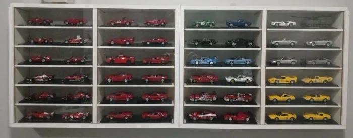 COLEÇÃO MINIATURAS FERRARI (47 Miniaturas + Revistas)<br>