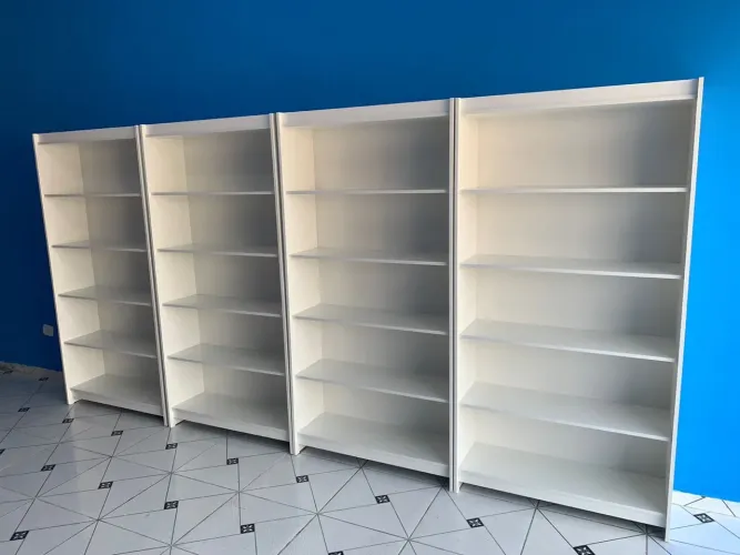 Estantes Brancas para Organização