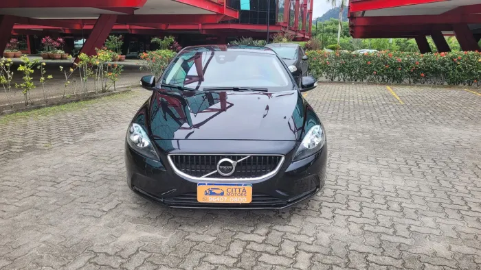 Volvo V40 2.0 T4 Kinect 2018, BLINDADO 