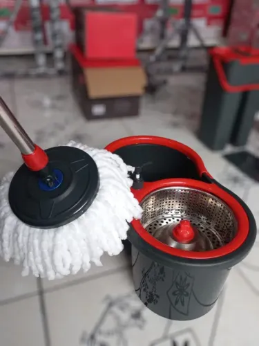 Balde para Mop com Rodo Giratório 13 litros.