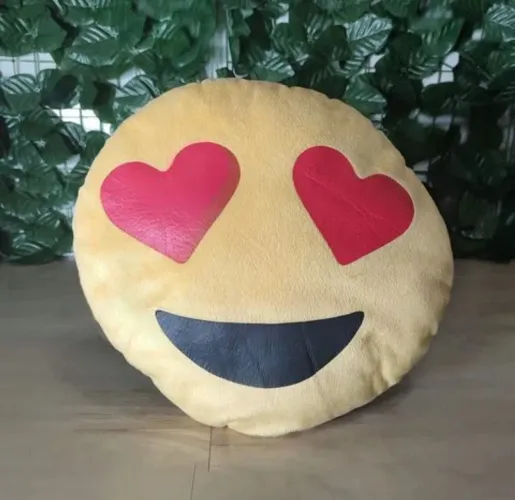 Almofada Emoji Apaixonado - Decoração redonda coração namorado feliz alegre travesseiro