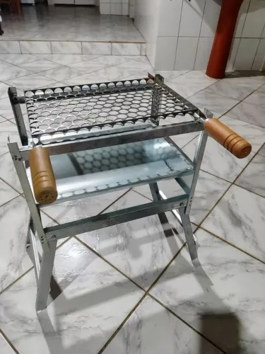 Churrasqueira dobrável pequena 