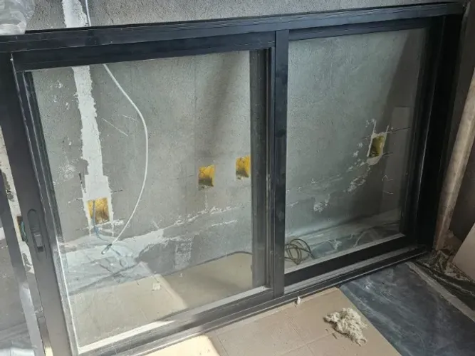 Janela - Esquadria de Aluminio Preta - Nova, sem uso.