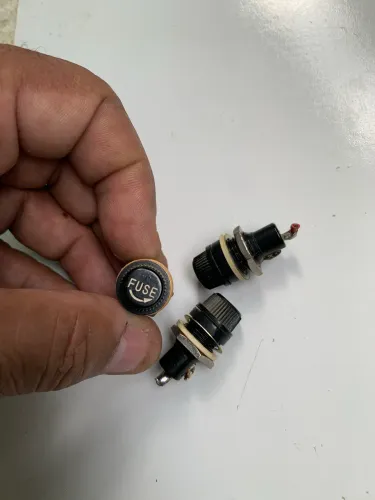 Kit 3 porta-fusível receiver Gradiente STR-1050