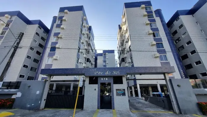 Ótimo apartamento no Tirol com 3 quartos e 100m²