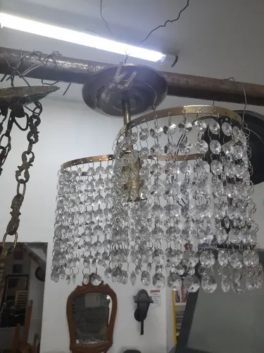 Lustre pequeno de cristais de acrílico