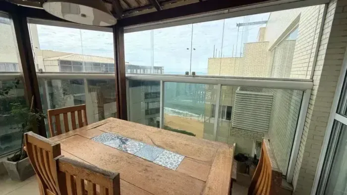 Duplex para venda possui 296 metros quadrados com 3 quartos em Praia de Itaparica - Vila V