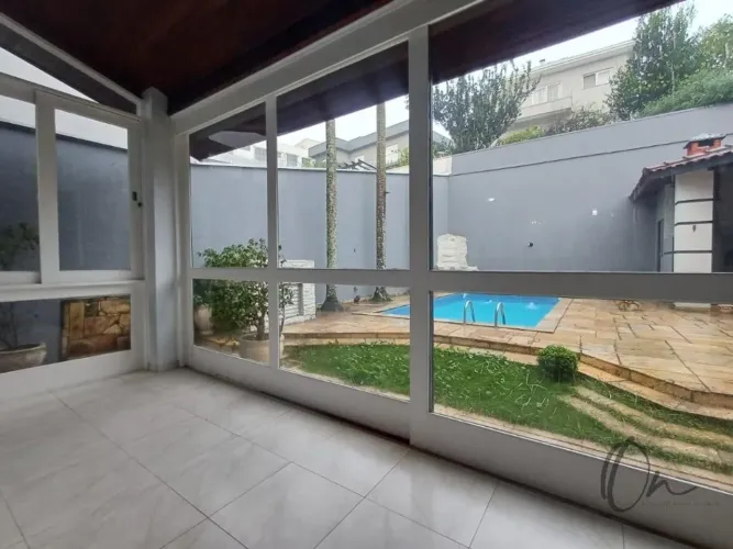 Casa em condomínio no São Paulo II, Cotia-SP: 4 quartos, 2 suítes, 3 salas, 5 banheiros, 2