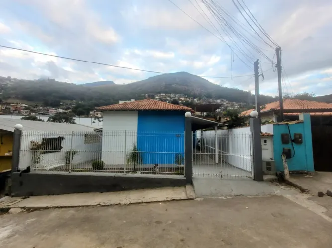 Ponto Comercial para Venda em Petrópolis, Roseiral, 1 dormitório, 2 banheiros, 2 vagas