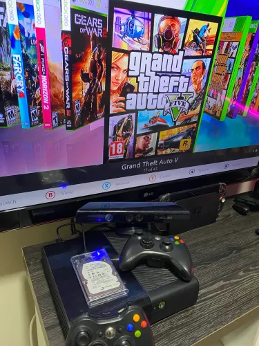 Xbox 360 com mais de 40 jogos