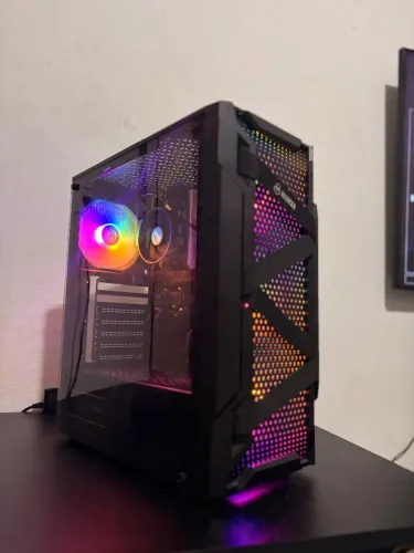 PC Gamer RYZEN 5 4600g 256GBssd/16GB VEGA 7