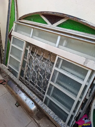 Vendo porta e janela