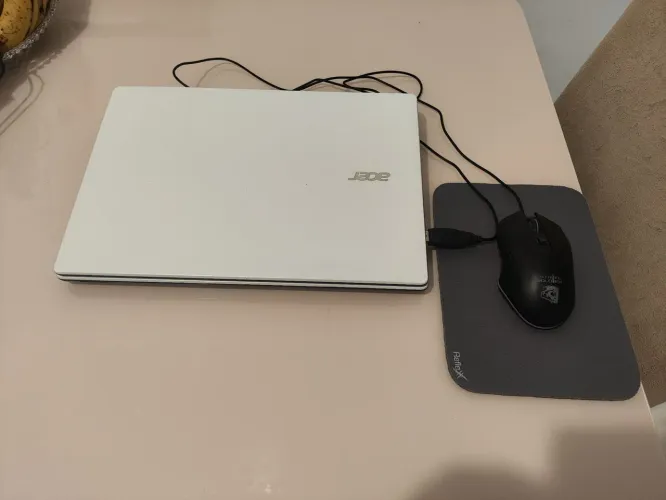 Notebook Acer i3 em ótimo estado bateria nova