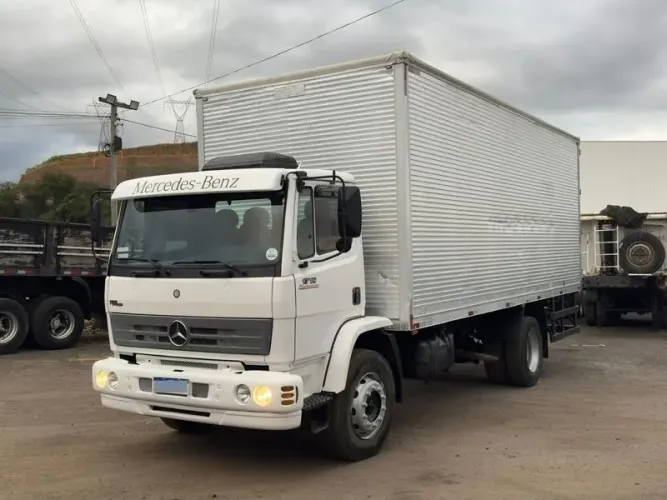 MB 1718 2011 - CAMINHAO TOCO BAU MOD. SEM. 1719 1418 15180 13180 1317 1517 1519