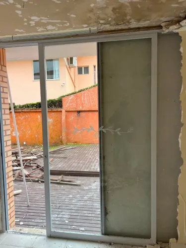 ? PORTAS DE VIDRO À VENDA