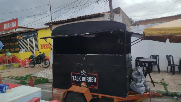 Vendo trailer- Foodtruck só no ponto de trabalhar e ganhar dinheiro
