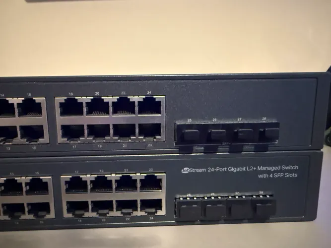 Combo TP-Link: Switch JetStream T1700G-28TQ (10G SFP+) + Switch JetStream TL-SG3428 (L2+)