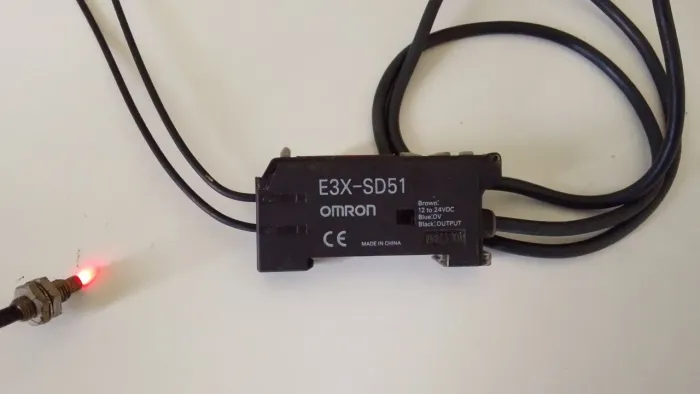 SENSOR FOTOELÉTRICO E3X-SD51 C/FIBRA ÓPTICA
