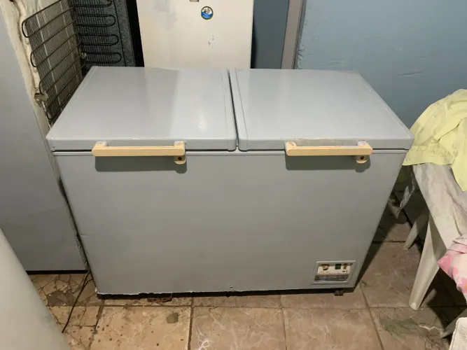 Freezer horizontal toda boa 1200$
