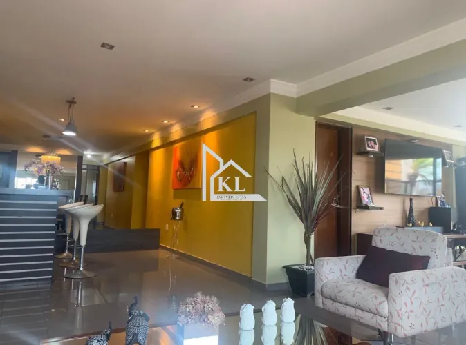 Vendo amplo Apto com 270 m2 no bairro de Lagoa Nova - 4 suítes - Varandão Gourmet - 3 vaga