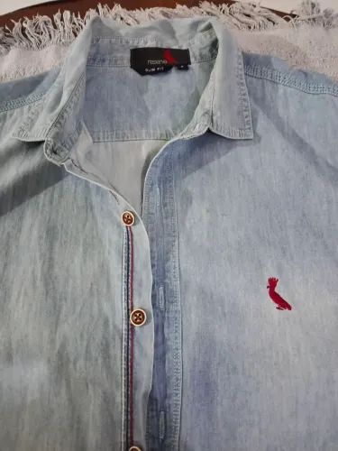 Camisa em Jeans estilosa