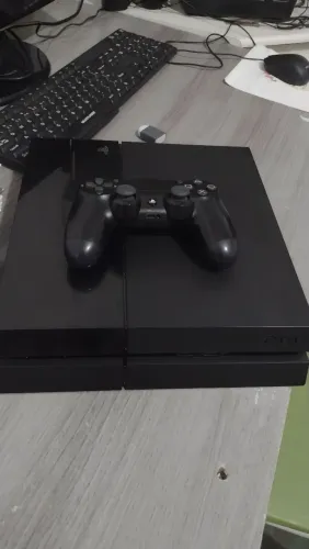 PLAYSTATION 4 500 GB