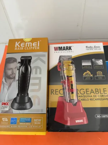 Máquinas potente Kemei e W Mark cada uma