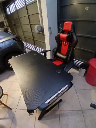 Cadeira e mesa gamer 
