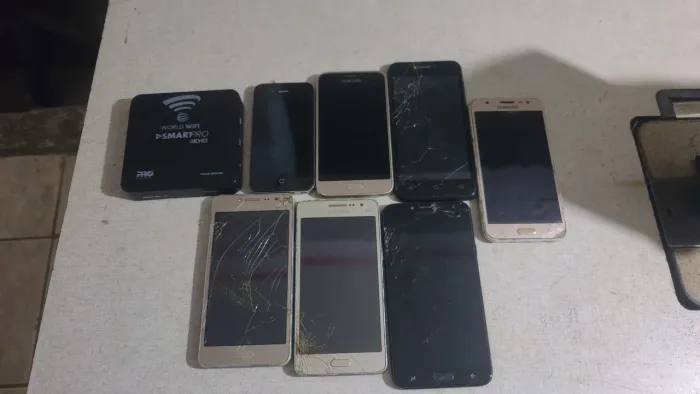 Lote de celulares para retirada de peças