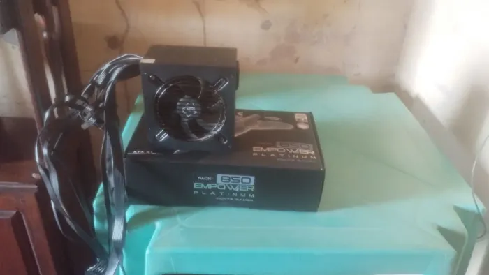 Vendo ou troco fazer fonte mancer thunder 600w, funcionando perfeitamente