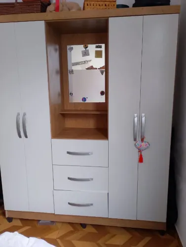 Guarda roupa de solteiro com penteadeira