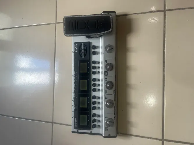 Pedaleira Zoom G5