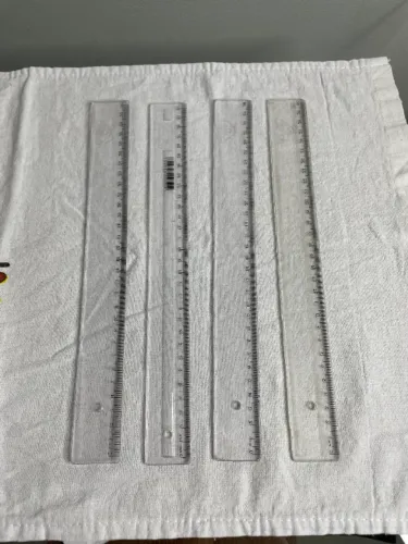 RÉGUA 30 CM - USO ESCOLAR E ESCRITÓRIO