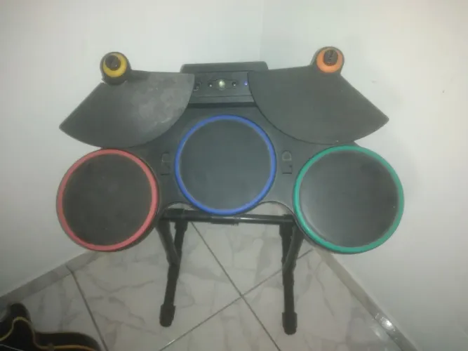 Bateria Xbox sem pedal e baquetas