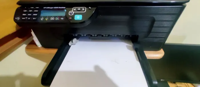 Vendo PC da LG com teclado e  Gabinete e uma Impressora HP officejet 4500 Desktop