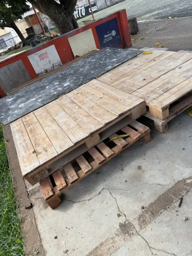 Vende-se Resto de obra