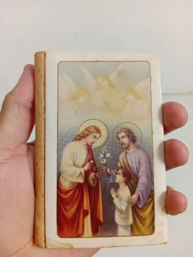 Missal antigo em bom estado