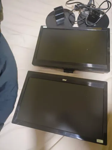 2 monitores LCD 16" AOC